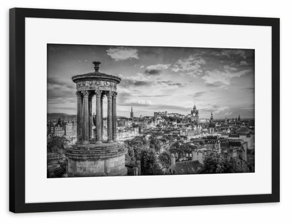 Poster mit Rahmen schwarz "Panorama-Impression von Edinburgh" artboxONE - Städte,Schwarzweiß,Architektur