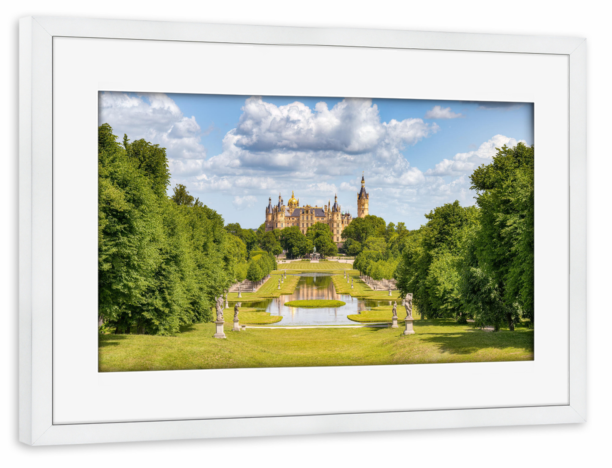 Poster mit Rahmen weiß "Schlossgarten und Schloss Schwerin" artboxONE - Städte,Reise,Architektur