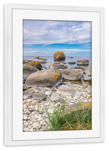 Poster mit Rahmen weiß "Himmel, Ostsee, Steine" artboxONE - Natur,Reise,Reise / Strand und Meer