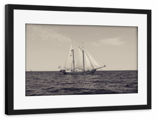 Poster mit Rahmen schwarz "Sail on" artboxONE - Natur,Reise,Schwarzweiß - Segelschiff