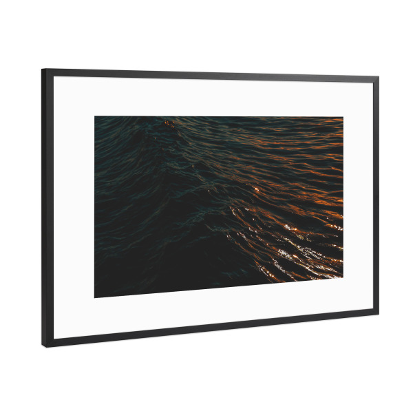 Poster mit Rahmen Schwarz (Metallic) "Ostseewellen bei Sonnenuntergang" artboxONE - Natur,Reise,Reise / Strand und Meer