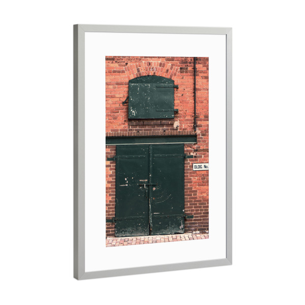 Poster mit Rahmen Silber "Brick Building" artboxONE - Städte,Reise,Architektur,Reise / Länder