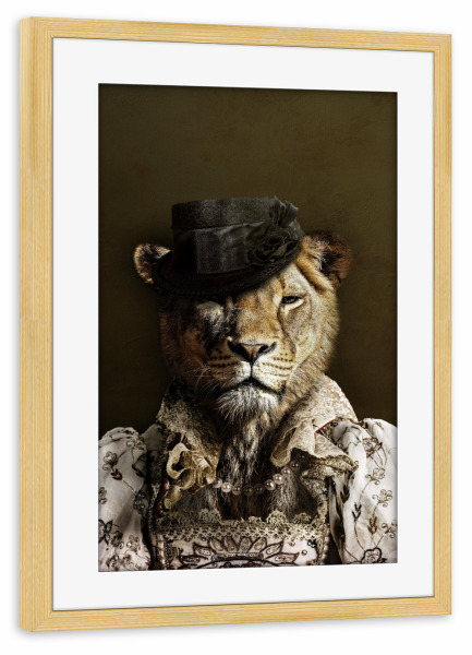 Poster mit Rahmen kiefer "Edle Löwin" artboxONE - Tiere - Löwin,Löwin mit kleid,Löwin mit kleidung,Löwinkopf