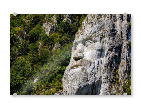 Acrylglasbild "Statue von Dakerkönig Decebalus" artboxONE - Architektur - Rumänien,Donau,Statue,Decebalus,Dakerkönig,Daker,Felsen,Eisernes tor