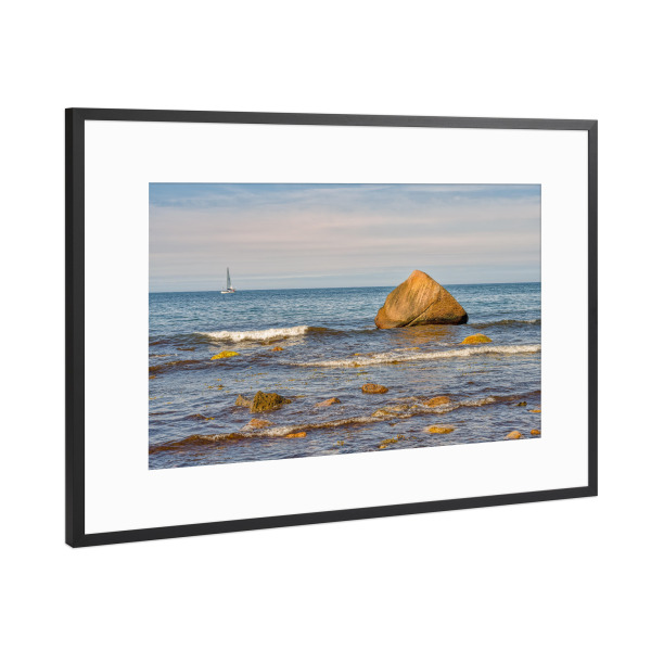 Poster mit Rahmen Schwarz (Metallic) "Schwanenstein auf Rügen" artboxONE - Natur,Reise,Reise / Strand und Meer