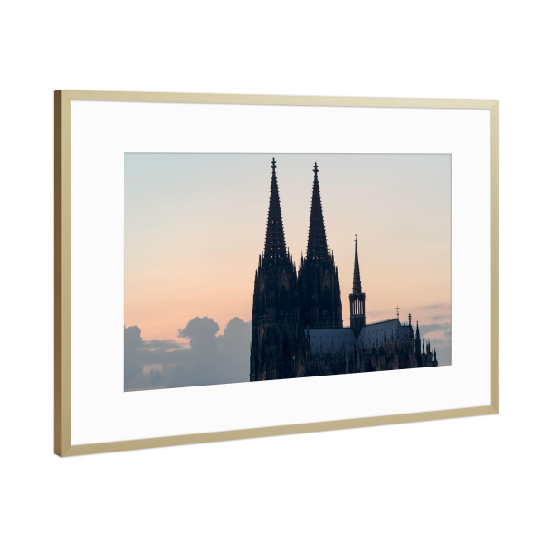 Poster mit Rahmen Gold "Die Türme des Kölner Doms" artboxONE - Städte / Köln,Reise,Architektur