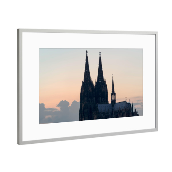 Poster mit Rahmen Silber "Die Türme des Kölner Doms" artboxONE - Städte / Köln,Reise,Architektur