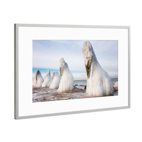 Poster mit Rahmen Silber "Buhne, Eis und Himmel" artboxONE - Natur,Reise,Reise / Strand und Meer