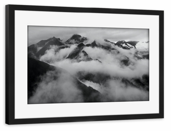 Poster mit Rahmen schwarz "Stimmungsvolle Berge Österreich" artboxONE - Natur,Reise,Schwarzweiß