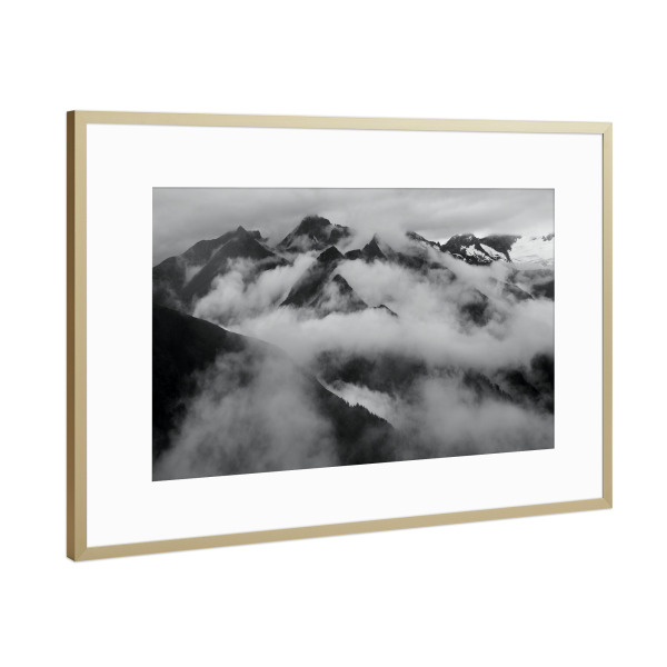 Poster mit Rahmen Gold "Stimmungsvolle Berge Österreich" artboxONE - Natur,Reise,Schwarzweiß
