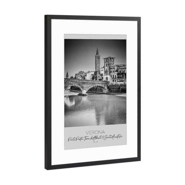 Poster mit Rahmen Schwarz (Metallic) "Im Fokus: VERONA Ponte Pietra" artboxONE - Schwarzweiß,Architektur,Städte / Weitere