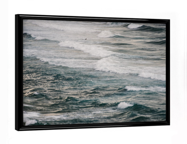 Poster mit schwarzem Rahmen "Wintersurfen im wilden Meer" artboxONE - Natur,Reise / Strand und Meer,Sport