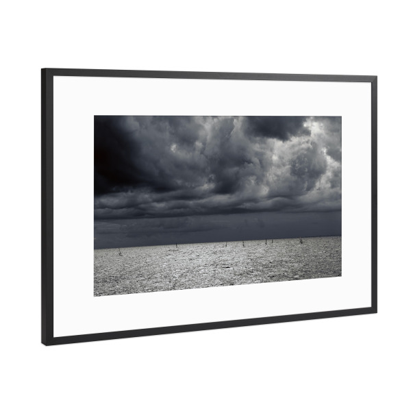 Poster mit Rahmen Schwarz (Metallic) "Wolken über dem Meer" artboxONE - Reise,Reise / Strand und Meer,Sport