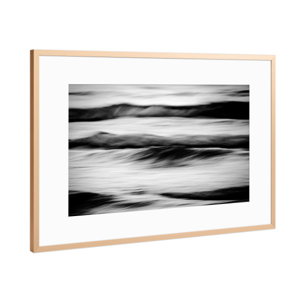 Poster mit Rahmen Kupfer "Dunkle Wellen Nahaufnahme" artboxONE - Natur,Abstrakt,Reise / Strand und Meer