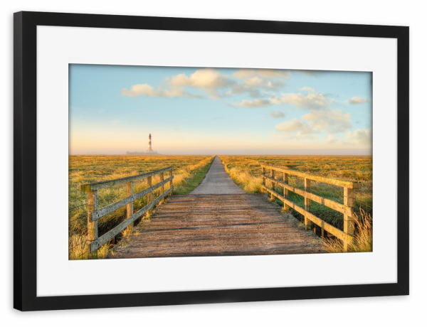 Poster mit Rahmen schwarz "Weg zum Leuchtturm Westerheversand" artboxONE - Natur,Reise,Architektur