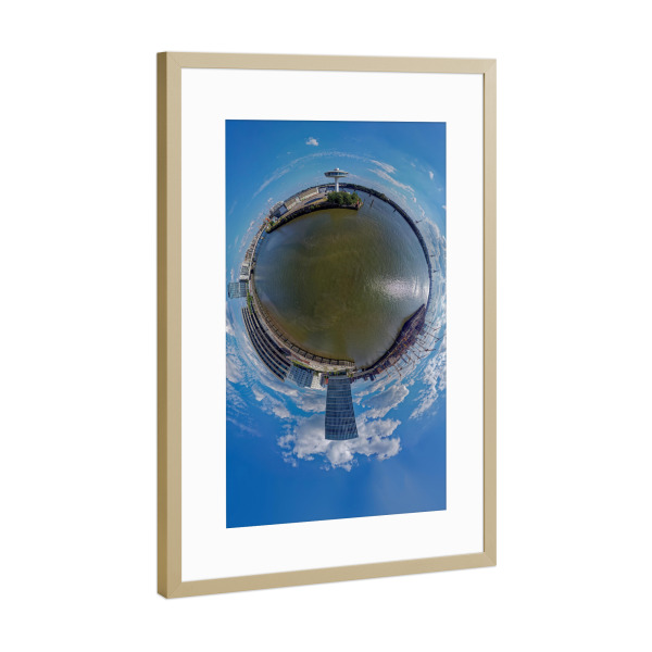 Poster mit Rahmen Gold "Lighthouse Zero - Hamburg Panorama" artboxONE - Städte,Städte / Hamburg,Reise,Architektur,Reise / Länder