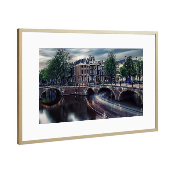 Poster mit Rahmen Gold "Amsterdamer Dämmerung" artboxONE - Städte,Reise,Architektur,Reise / Länder,Städte / Amsterdam