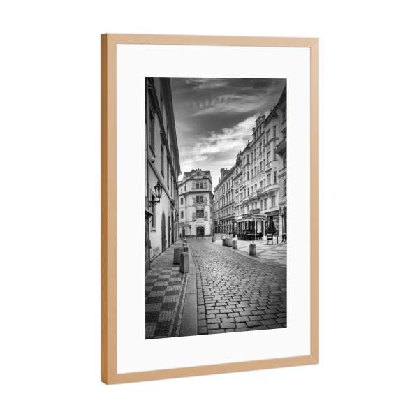 Poster mit Rahmen Kupfer "Karlova Gasse - Monochrom" artboxONE - Schwarzweiß,Architektur,Städte / Paris