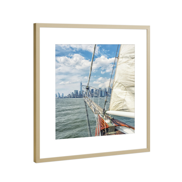 Poster mit Rahmen Gold "Segeln in New York" artboxONE - Städte,Städte / New York,Reise,Architektur,Reise / Strand und Meer