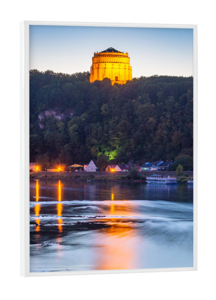 Poster mit weißem Rahmen "Befreiungshalle in Kelheim" artboxONE - Reise,Architektur - Bayern,Deutschland,Michelsberg,Wahrzeichen,Denkmal