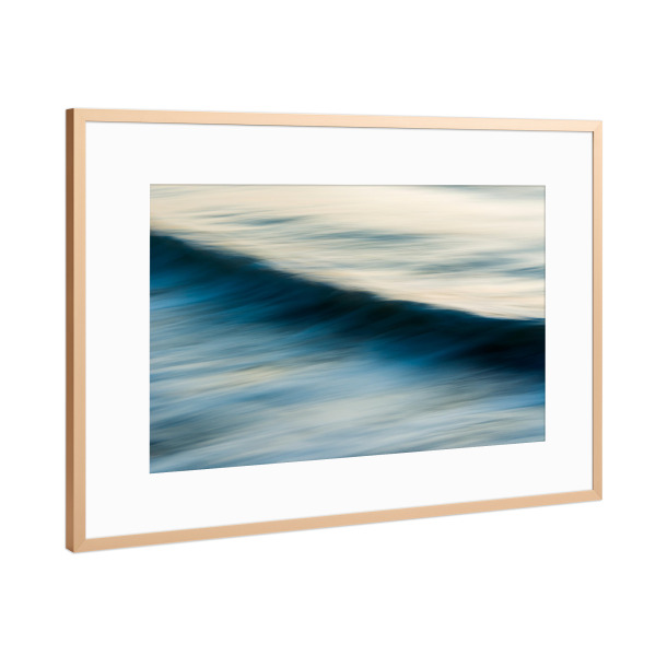 Poster mit Rahmen Kupfer "Die sich bewegende Welle" artboxONE - Natur,Abstrakt,Reise / Strand und Meer