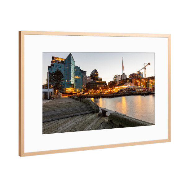 Poster mit Rahmen Kupfer "Die Skyline von Halifax in Kanada" artboxONE - Architektur - Halifax,Kanada,Skyline,Hafen,Nacht,Nova scotia,Neufundland