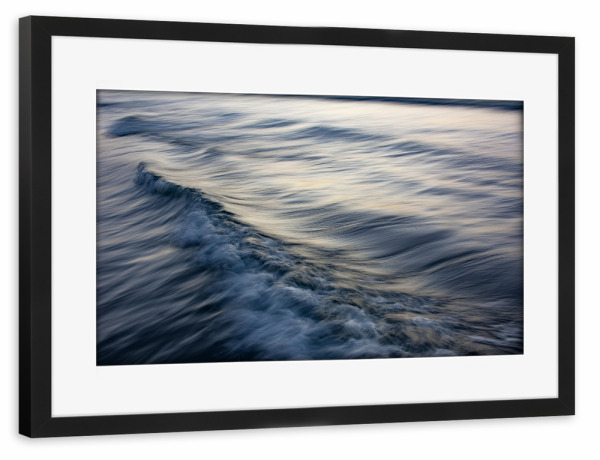 Poster mit Rahmen schwarz "Die tosende Welle" artboxONE - Natur,Reise / Strand und Meer