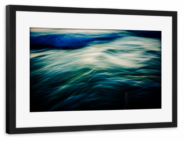 Poster mit Rahmen schwarz "Dunkle Wellen Nah" artboxONE - Natur,Abstrakt,Reise / Strand und Meer