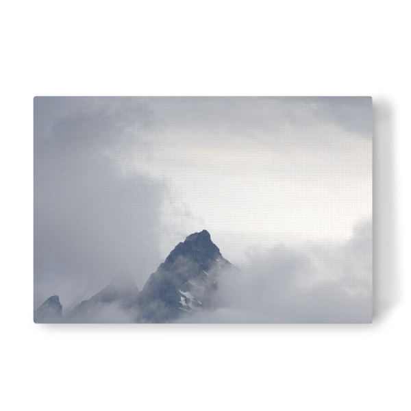 Leinwandbild "Lofoten Bergspitzen" artboxONE - Natur - Gipfel,Berg,Felsen,Lofoten,Norwegen,Skandinavien,Wolken,Nebel,Himmel,Berglandschaft