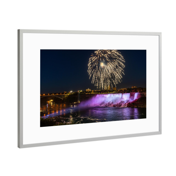 Poster mit Rahmen Silber "Feuerwerk über den Niagarafällen" artboxONE - Reise,Reise / Länder
