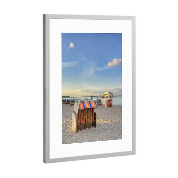 Poster mit Rahmen Silber "Strandkörbe Timmendorfer Strand" artboxONE - Natur,Reise / Strand und Meer,Reise / Länder