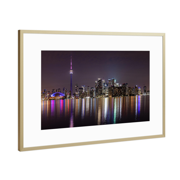 Poster mit Rahmen Gold "Toronto in der Nacht" artboxONE - Städte,Architektur - Toronto,Kanada,Stadt,Skyline,Spiegelung,Ontario