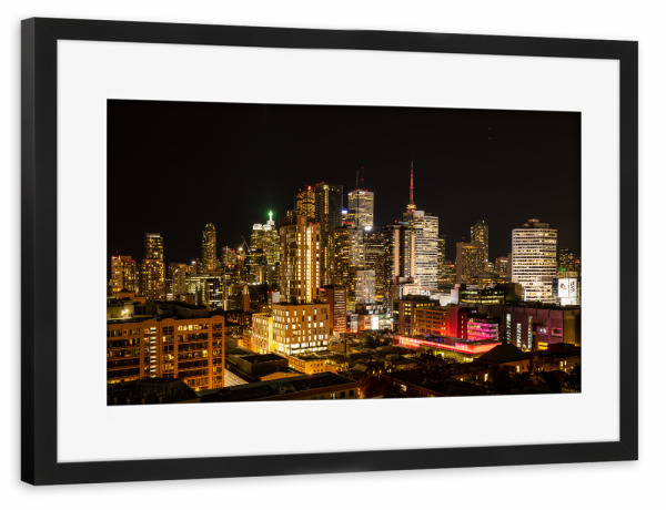 Poster mit Rahmen schwarz "Toronto Skyline bei Nacht" artboxONE - Architektur - Toronto,Kanada,Skyline,Stadt,Nacht,Beleuchtet,Hochhaus