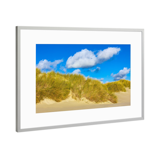 Poster mit Rahmen Silber "Wolken, Dünengras, Sand" artboxONE - Natur,Reise,Reise / Strand und Meer