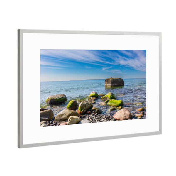 Poster mit Rahmen Silber "Wolken, Ostsee, Findlinge" artboxONE - Natur,Reise,Reise / Strand und Meer