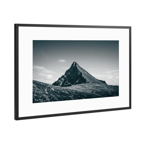 Poster mit Rahmen Schwarz (Metallic) "Mountain Monochrome" artboxONE - Natur