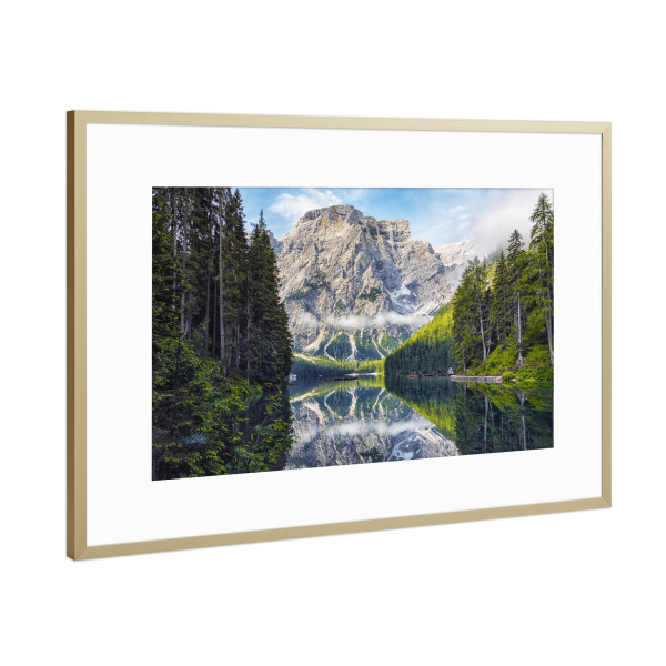 Poster mit Rahmen Gold "Reflexion in Braies" artboxONE - Natur,Reise,Reise / Länder