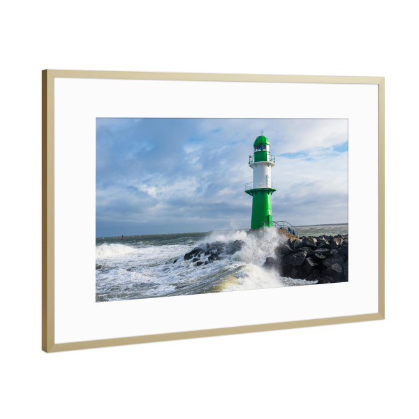 Poster mit Rahmen Gold "Wellen, Wolken, Molenturm" artboxONE - Natur,Reise,Architektur,Reise / Strand und Meer