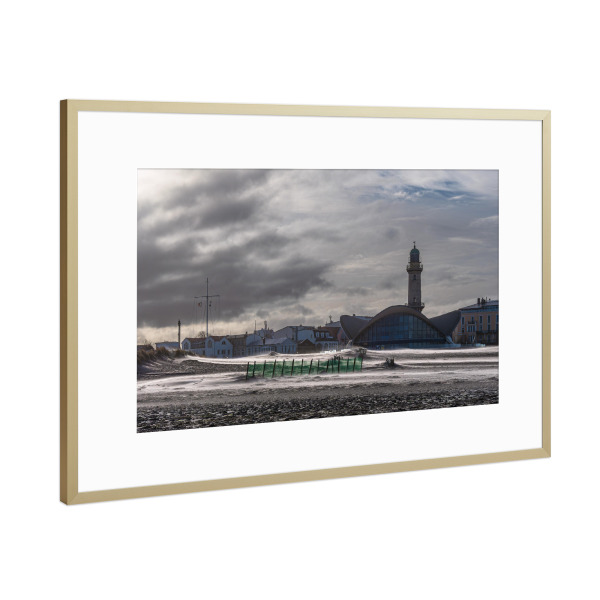 Poster mit Rahmen Gold "Sand, Düne, Teepott, Leuchtturm" artboxONE - Natur,Reise,Architektur