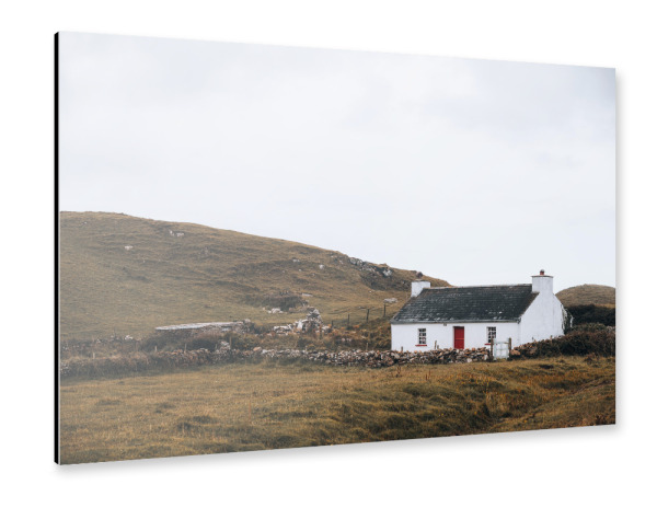 Alu-Dibond "The House with red door" 30x20 cm artboxONE