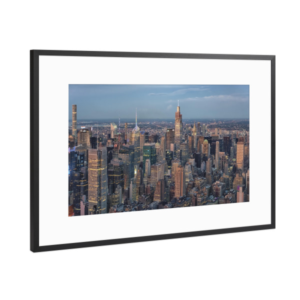 Poster mit Rahmen Schwarz (Metallic) "Dämmerung in New York" artboxONE - Städte,Städte / New York,Reise,Architektur,Reise / Länder