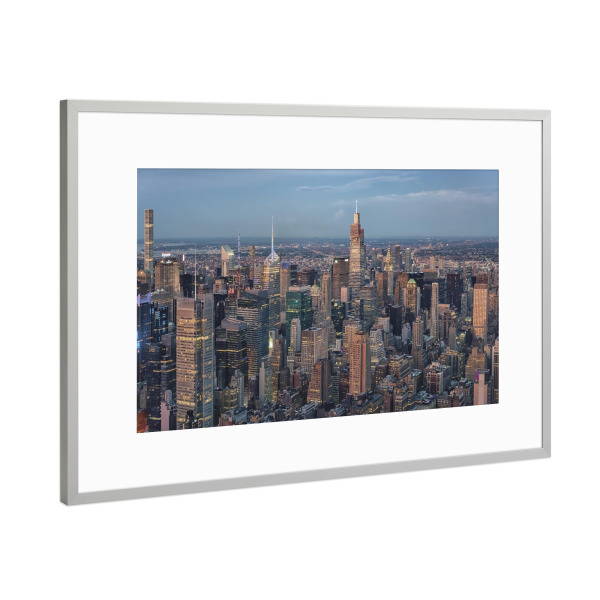 Poster mit Rahmen Silber "Dämmerung in New York" artboxONE - Städte,Städte / New York,Reise,Architektur,Reise / Länder