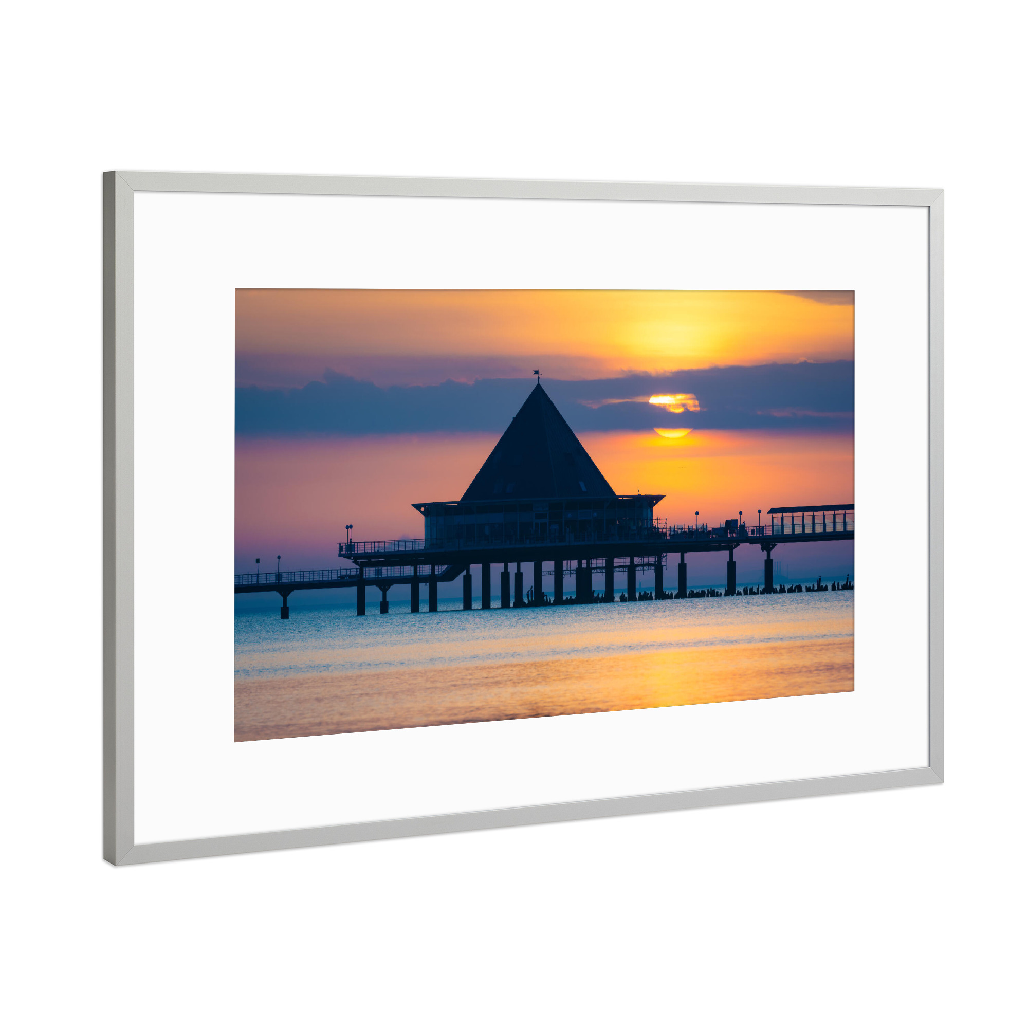 Poster mit Rahmen Silber "Sonnenaufgang in Heringsdorf" artboxONE - Natur,Reise / Strand und Meer