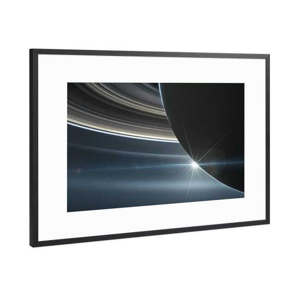 Poster mit Rahmen Schwarz (Metallic) "Die Ringe des Saturn - Nahaufnahme" artboxONE - Natur,Reise,Galaxy