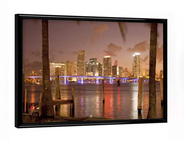Poster mit schwarzem Rahmen "Downtown Miami, Florida" artboxONE - Städte,Architektur