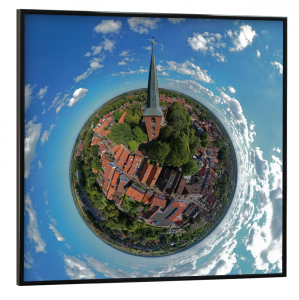 Poster mit schwarzem Rahmen 30x30 cm "St.-Magnus-Kirche (W-Seite) Esens" artboxONE - Städte,Reise,Architektur,Reise / Länder,Städte / Weitere