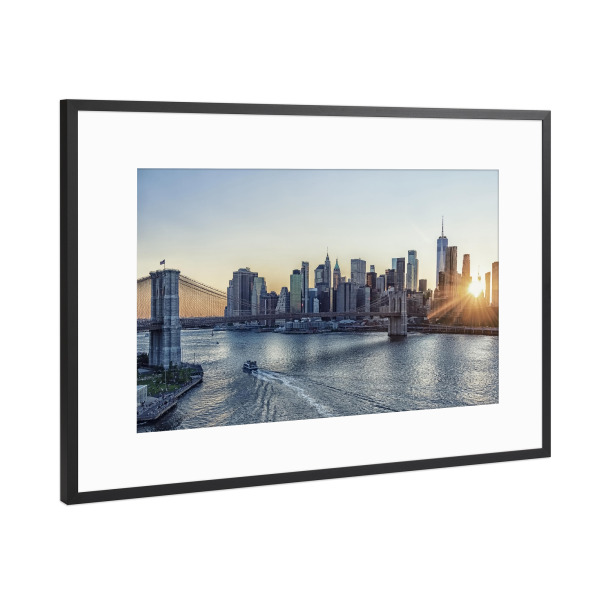 Poster mit Rahmen Schwarz (Metallic) "Ende des Tages" artboxONE - Städte,Städte / New York,Reise,Architektur,Reise / Länder