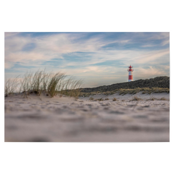 Poster "Leuchtturm in den Dünen" artboxONE - Reise / Strand und Meer - Sylt,Meer,Strand,Sand,Dünen,Wasser,Urlaub,Reise,Deutschland,Fotografie