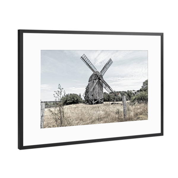 Poster mit Rahmen Schwarz (Metallic) "Alte historische Windmühle" artboxONE - Natur,Architektur