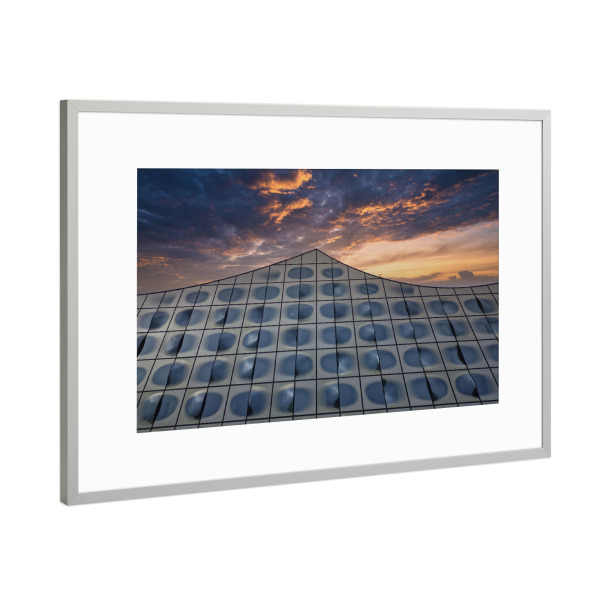 Poster mit Rahmen Silber "Window Wavepeak in Sundown Sky" artboxONE - Städte,Städte / Hamburg,Reise,Architektur,Reise / Länder